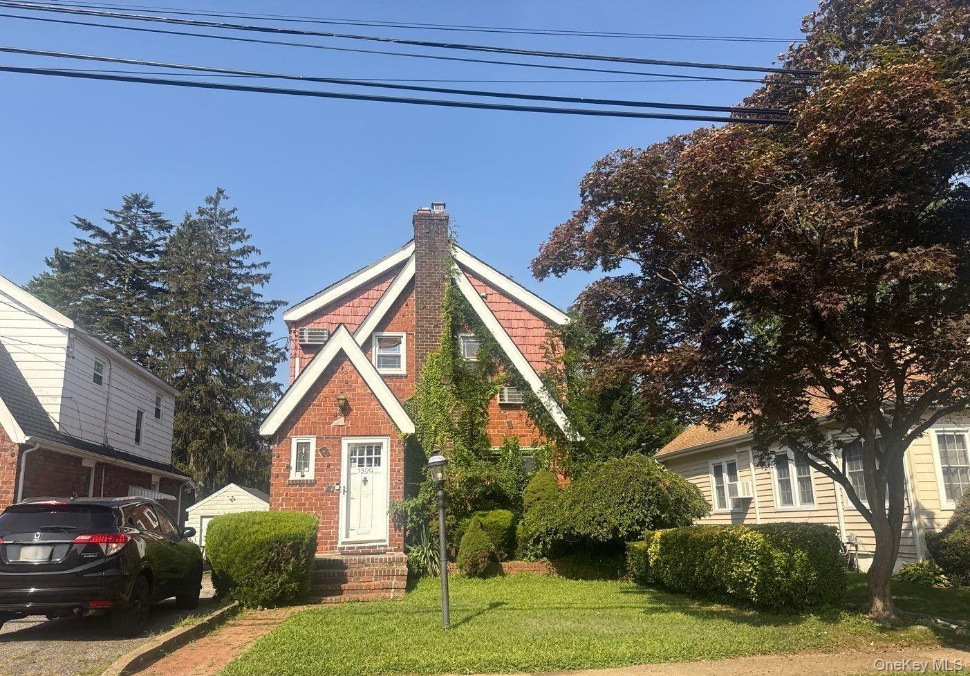 #1 photo, 1900 Carleton Place, Baldwin , NY 11510