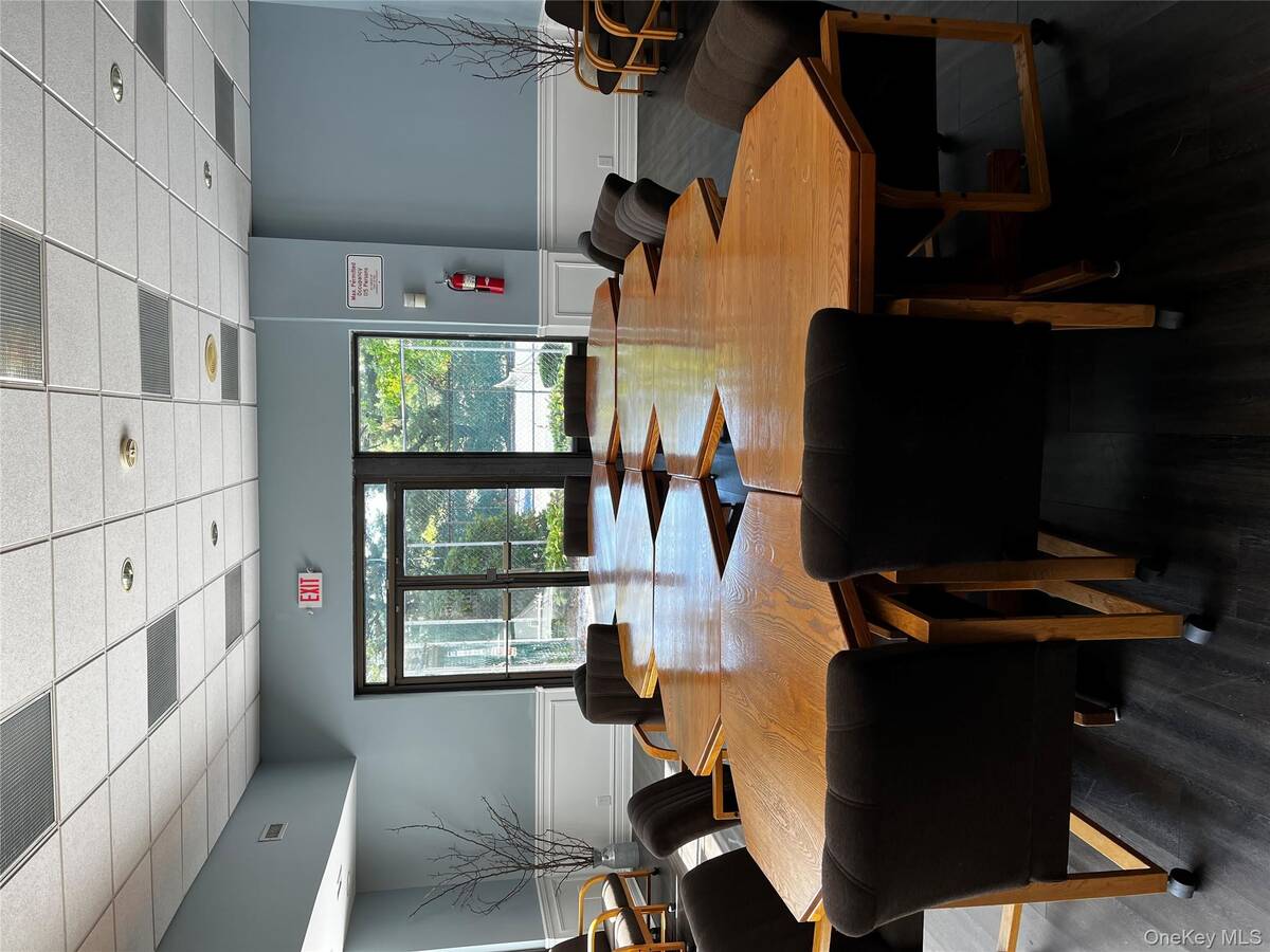 #29 photo, 77 Richmond Boulevard, #4A, Ronkonkoma , NY 11779