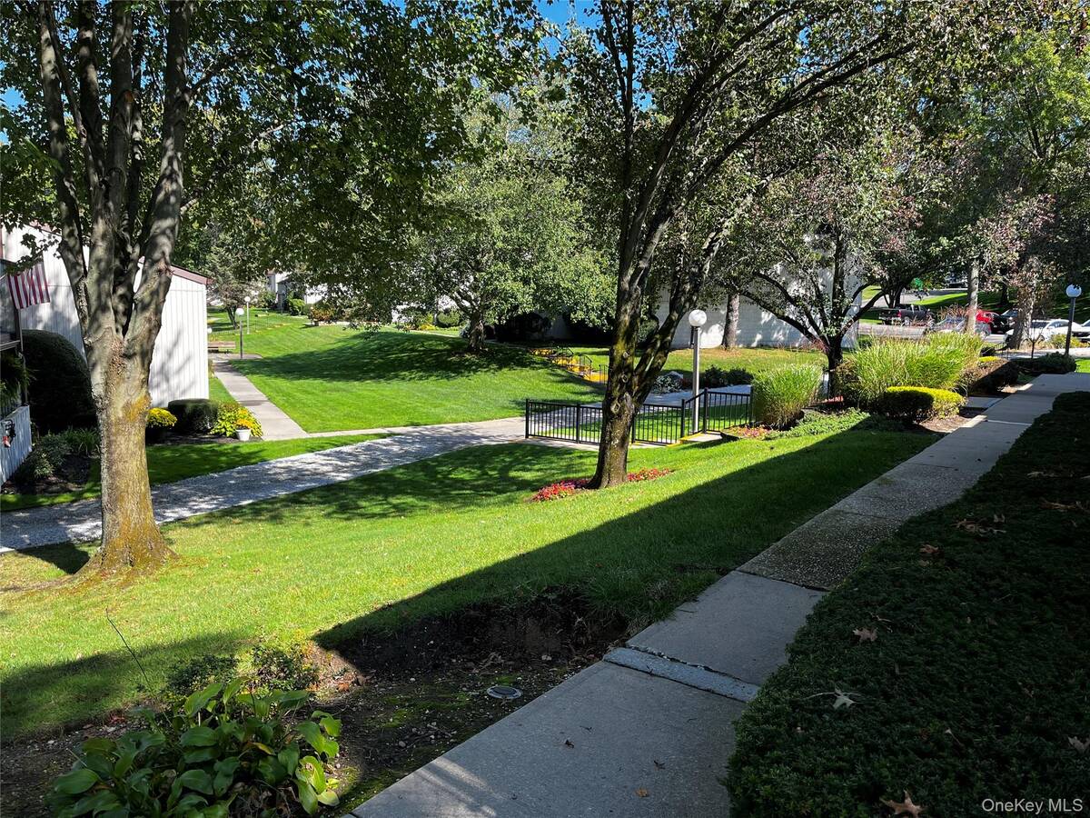 #34 photo, 77 Richmond Boulevard, #4A, Ronkonkoma , NY 11779