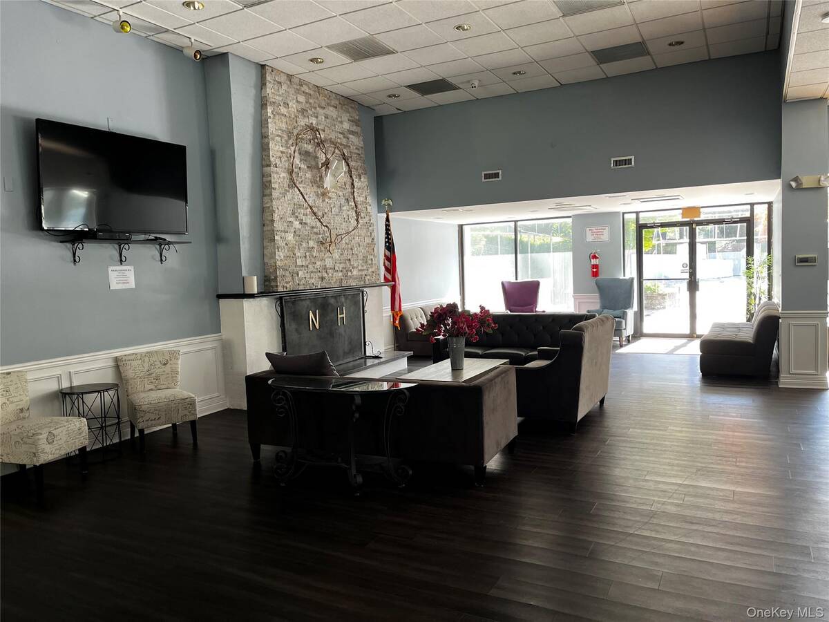 #35 photo, 77 Richmond Boulevard, #4A, Ronkonkoma , NY 11779