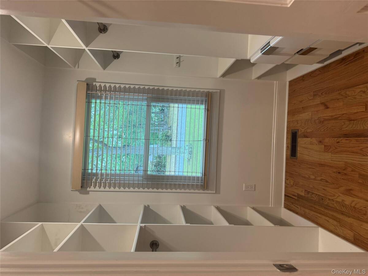 #13 photo, 60 Eisenhower Drive, サフォーク郡 East Quogue , NY 11942