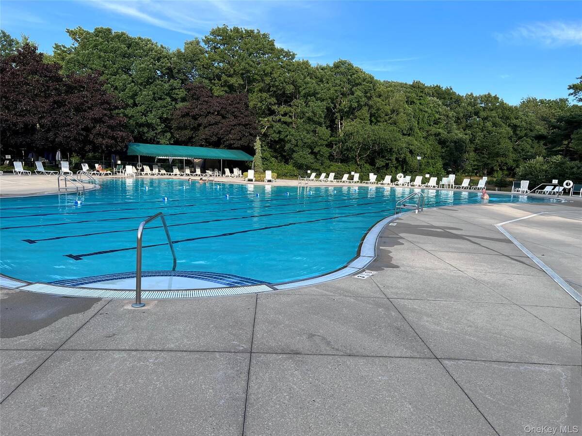 #17 photo, 805 Blue Ridge Drive, サフォーク郡 Medford , NY 11763