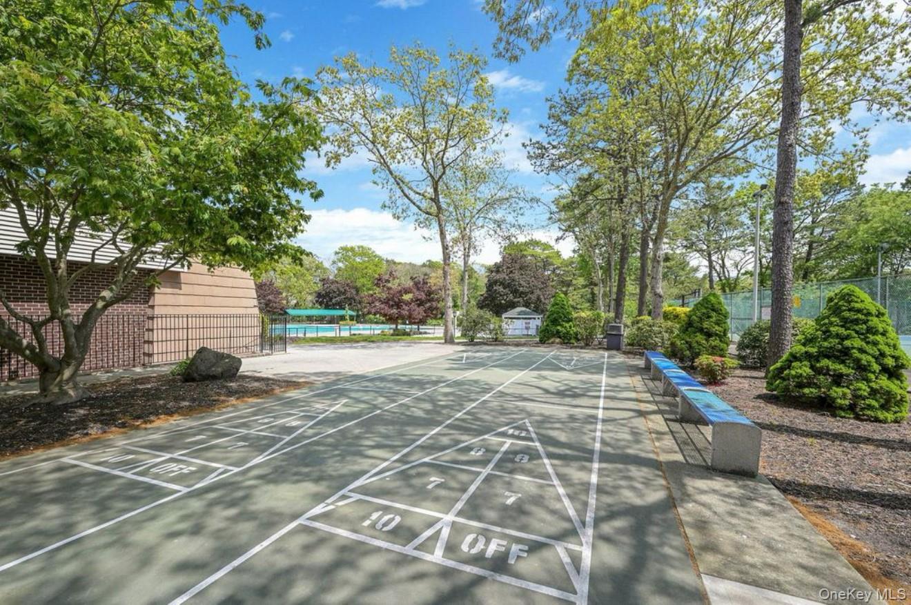 #25 photo, 805 Blue Ridge Drive, サフォーク郡 Medford , NY 11763