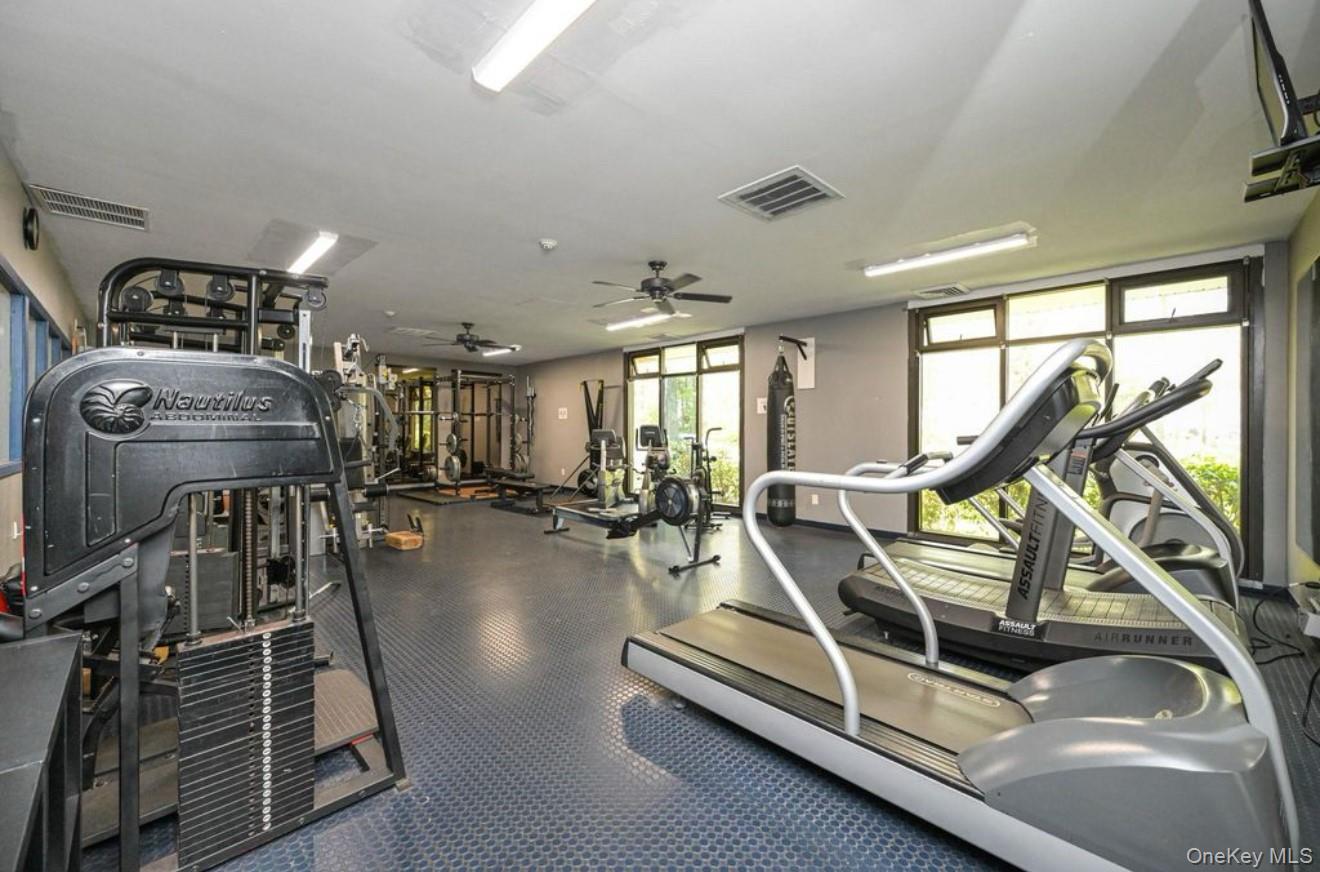 #31 photo, 805 Blue Ridge Drive, サフォーク郡 Medford , NY 11763