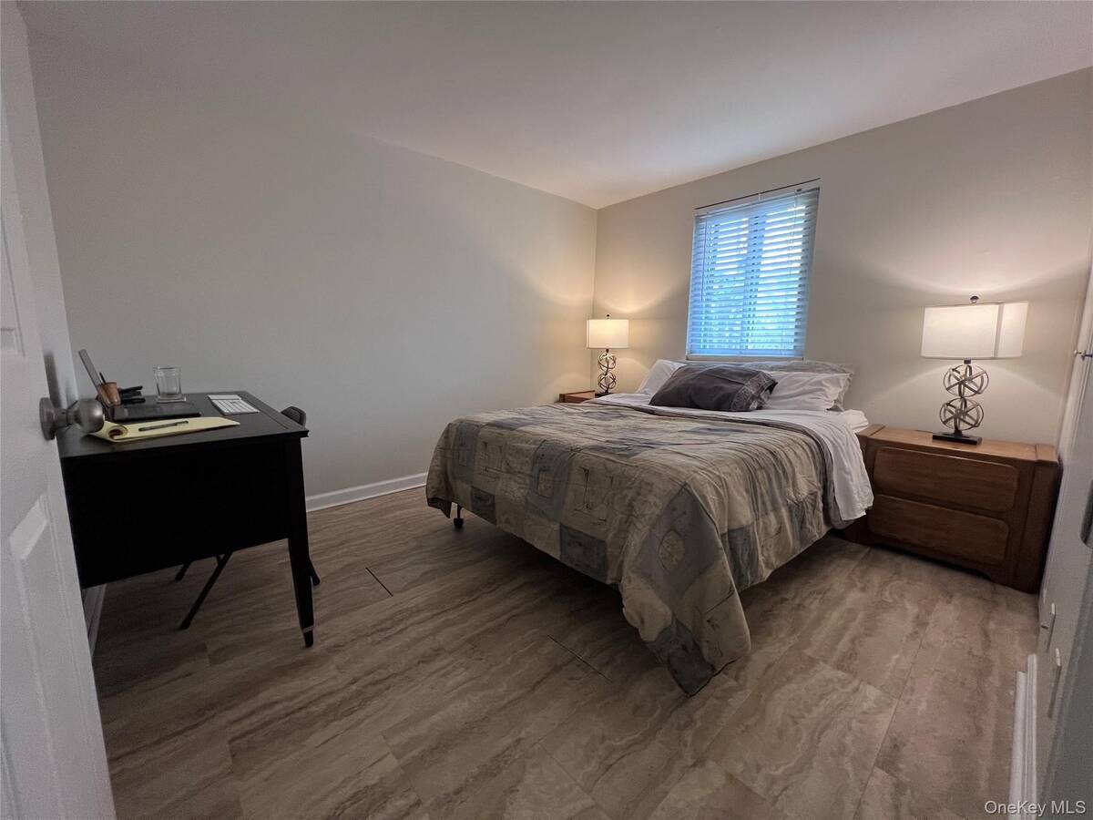 #8 photo, 805 Blue Ridge Drive, サフォーク郡 Medford , NY 11763