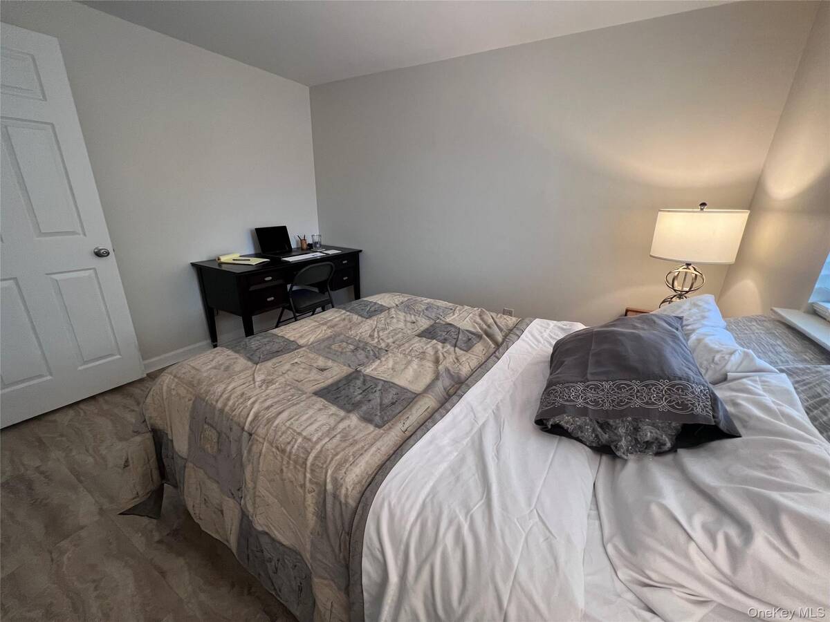 #9 photo, 805 Blue Ridge Drive, サフォーク郡 Medford , NY 11763