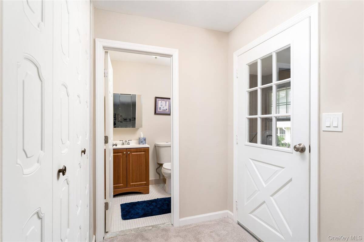 #15 photo, 329 Woodbridge Drive, #A, サフォーク郡 Ridge , NY 11961