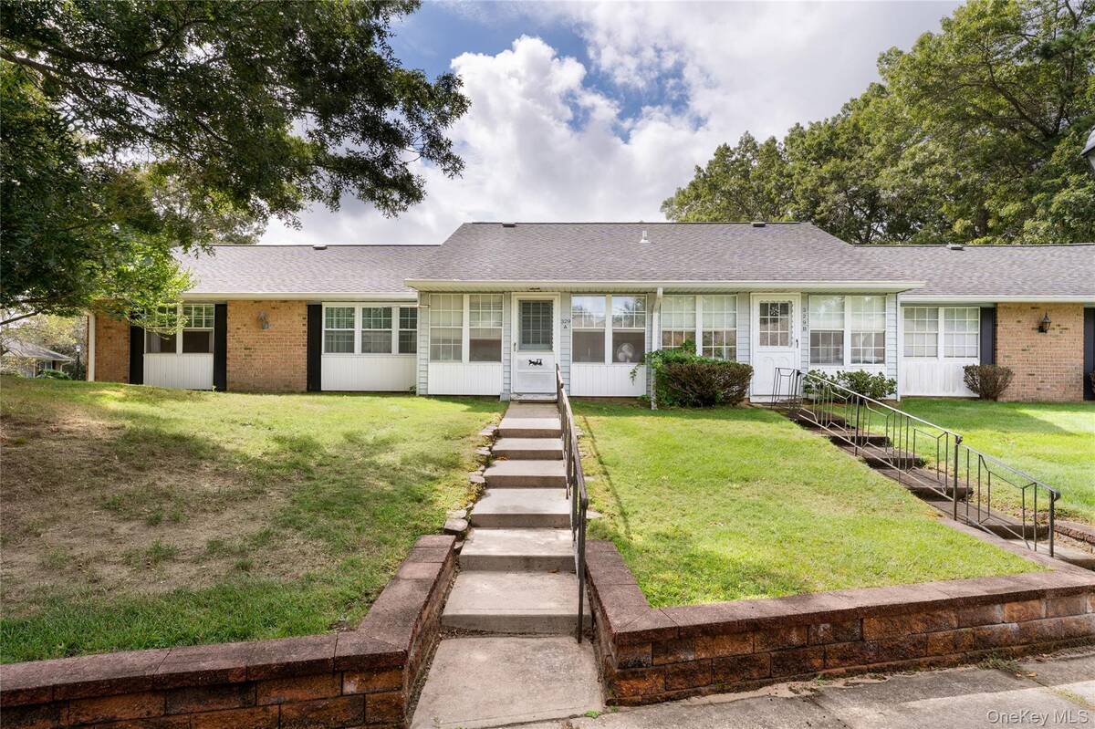 #18 photo, 329 Woodbridge Drive, #A, サフォーク郡 Ridge , NY 11961