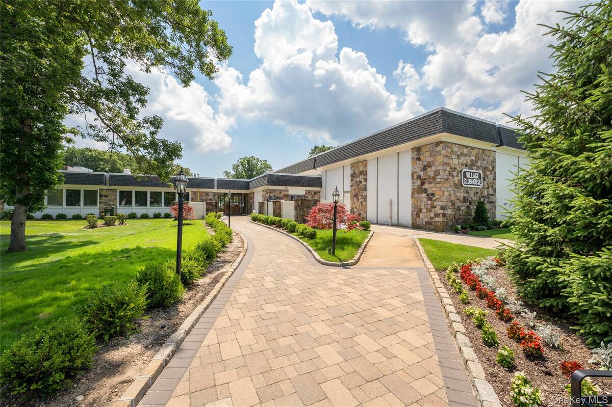 #23 photo, 329 Woodbridge Drive, #A, サフォーク郡 Ridge , NY 11961