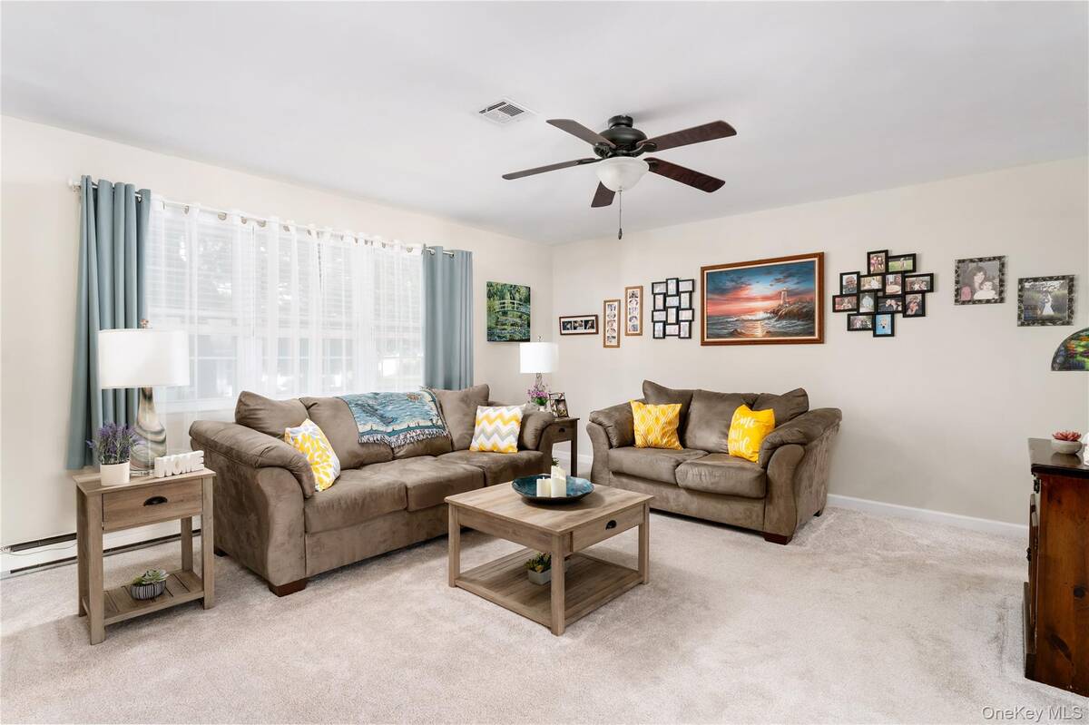 #9 photo, 329 Woodbridge Drive, #A, サフォーク郡 Ridge , NY 11961