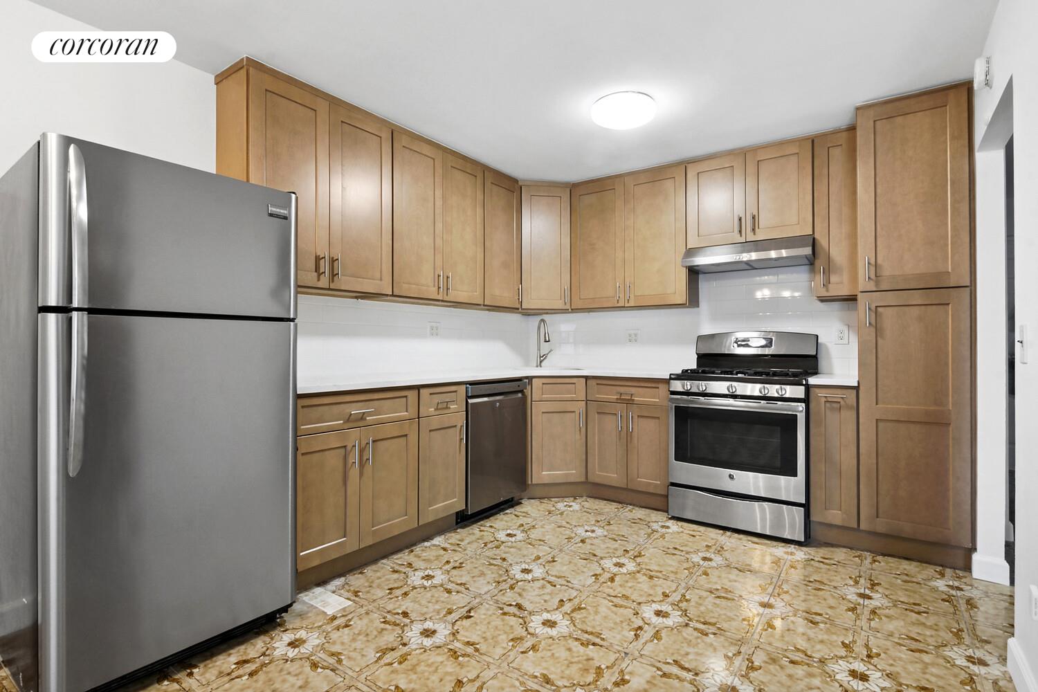 #6 photo, Astoria, クイーンズ区 Astoria , NY 11103