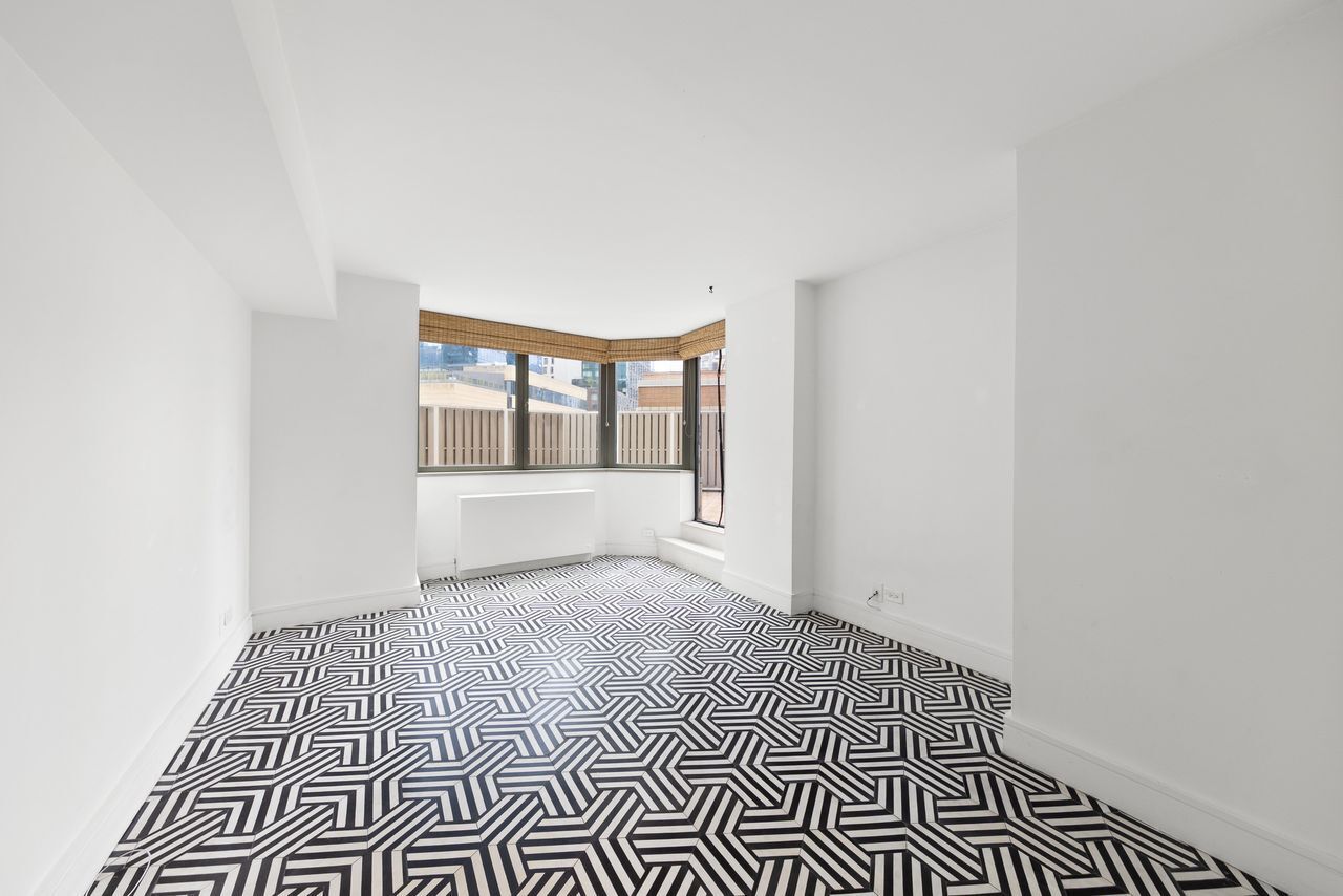 #6 photo, 500 W 43rd Street, マンハッタン Hells Kitchen , NY 10036