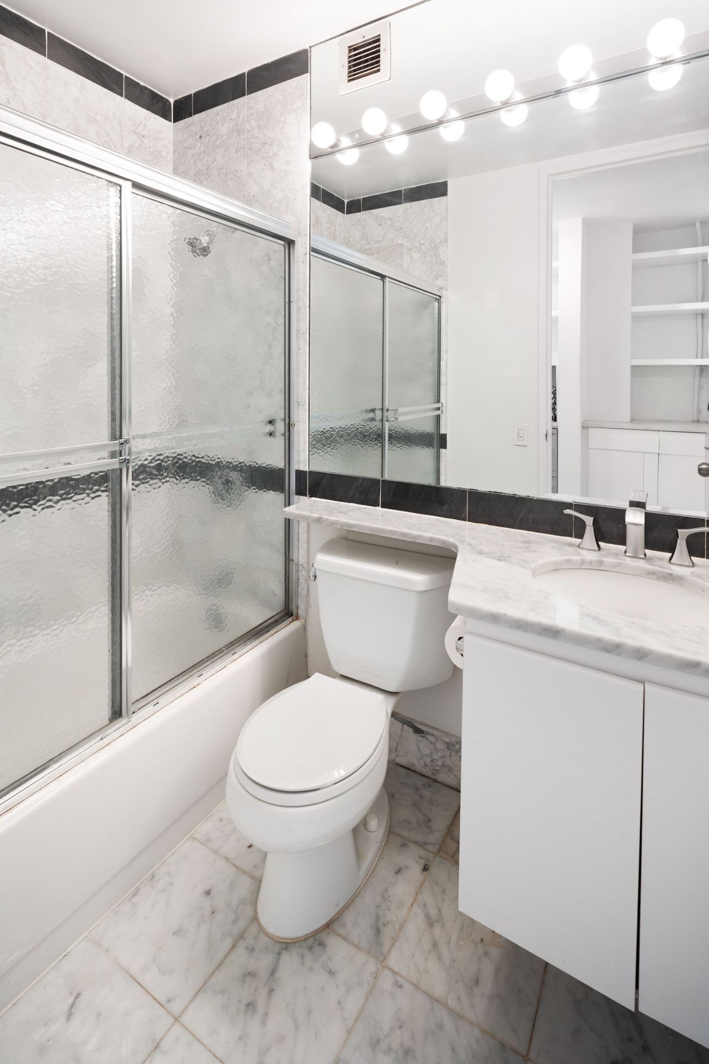 #9 photo, 500 W 43rd Street, マンハッタン Hells Kitchen , NY 10036