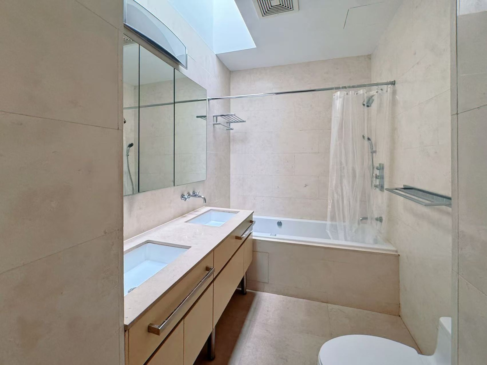 #8 photo, 233 E 17th Street, マンハッタン Gramercy Park , NY 10003