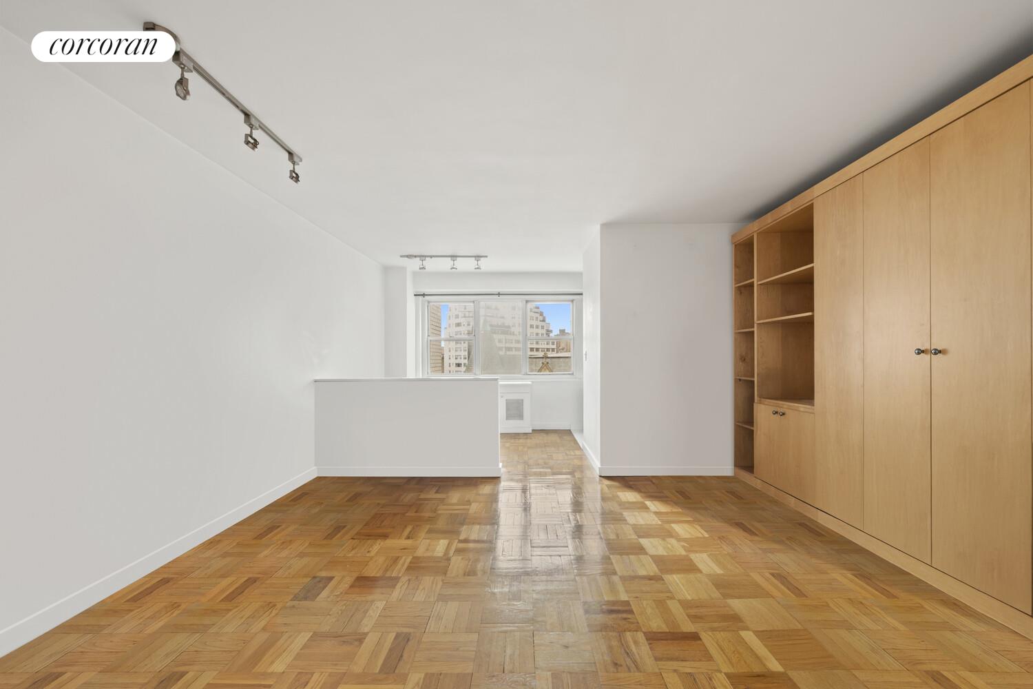 #1 photo, 69 W 9TH Street, मैनहटन Greenwich Village , NY 10011