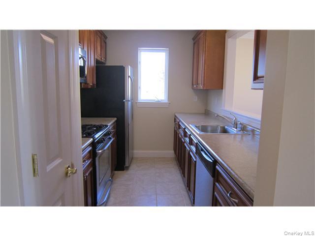 #1 photo, 402 Tondo Circle, Harriman , NY 10926