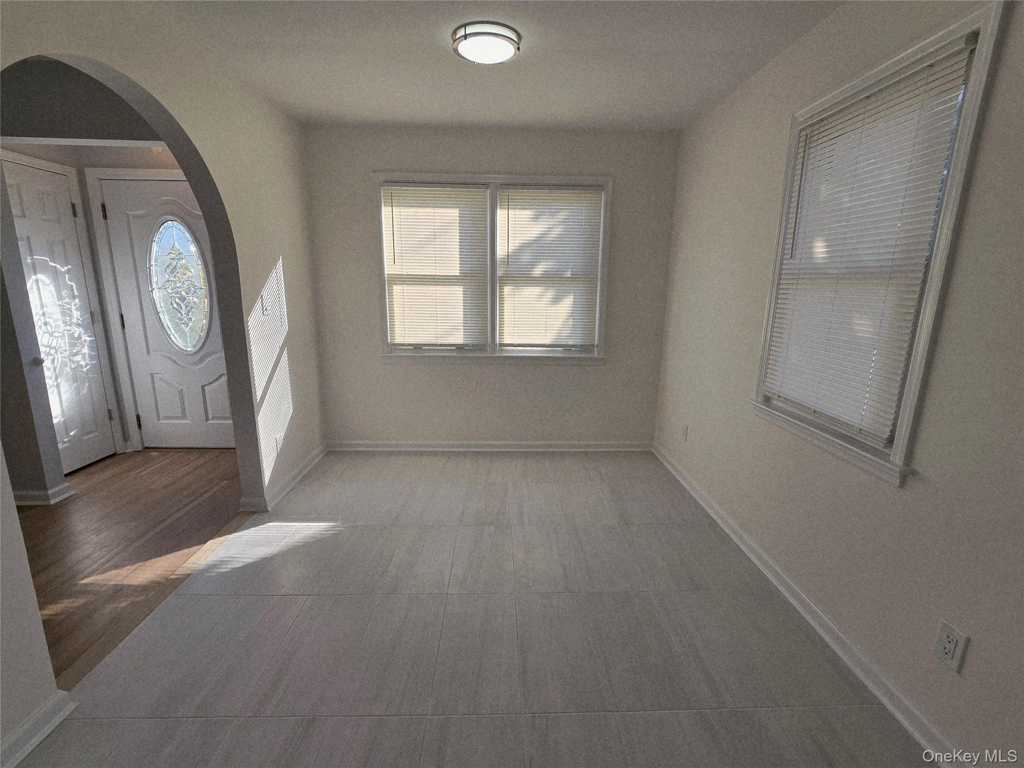 #3 photo, 153 Barwick Boulevard, ナッソー郡 Mineola , NY 11501