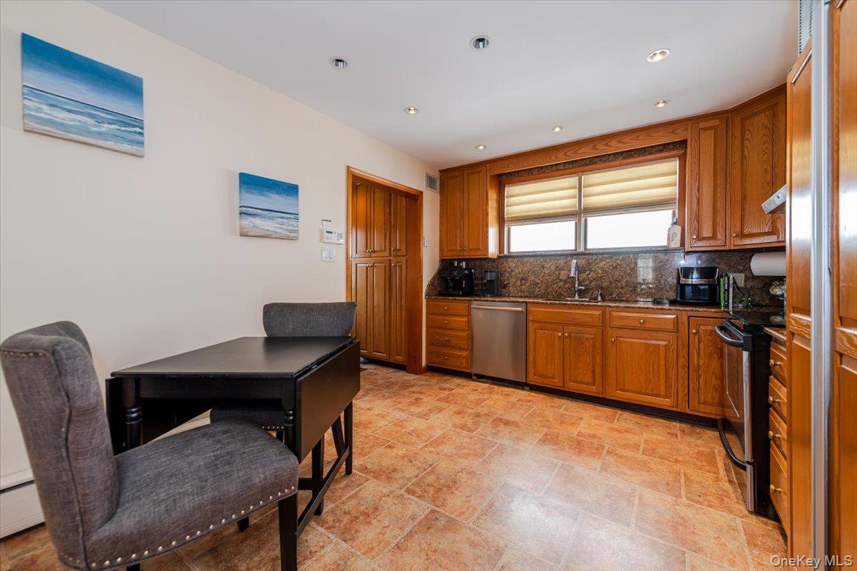 #8 photo, 161-40 99th Street, クイーンズ区 Howard Beach , NY 11414