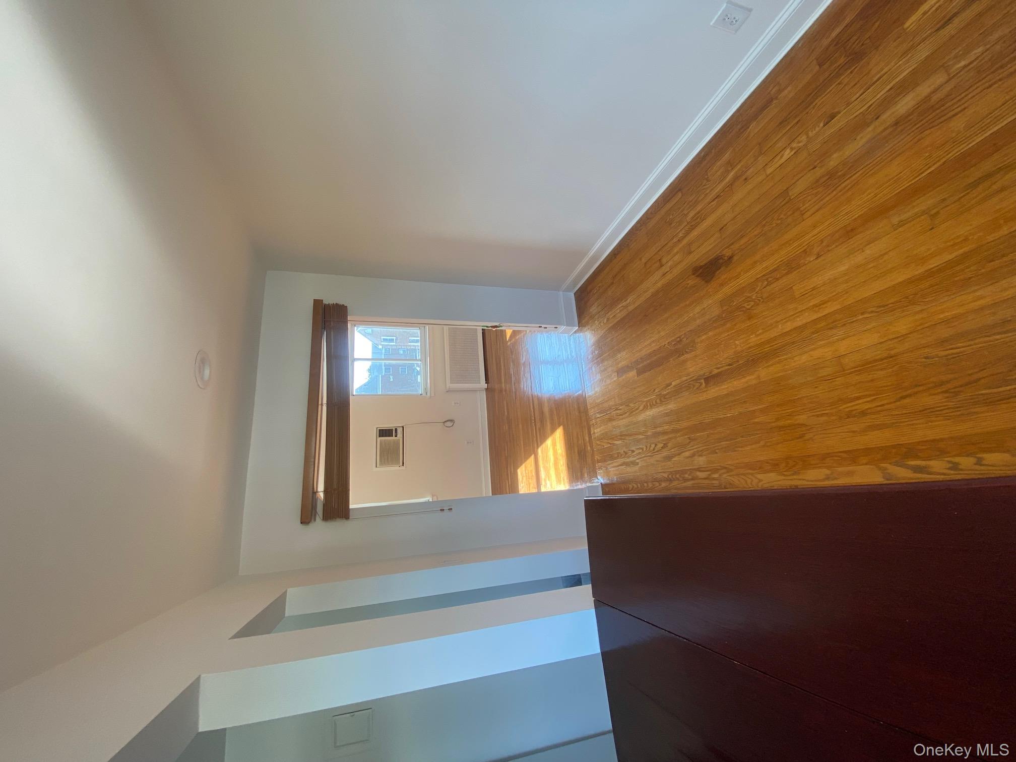 #10 photo, 245-31B 76th Avenue, クイーンズ区 Glen Oaks , NY 11426