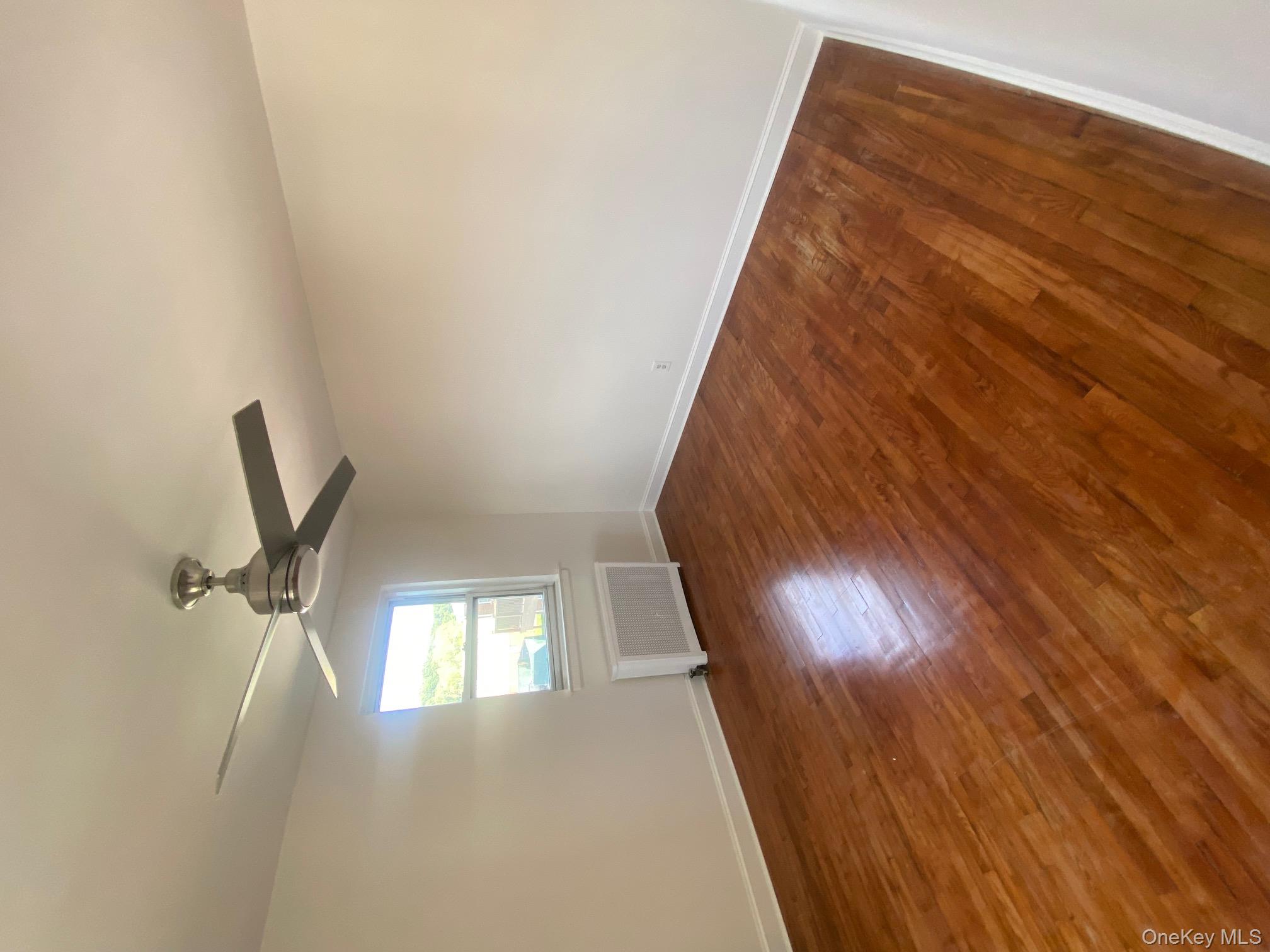 #15 photo, 245-31B 76th Avenue, クイーンズ区 Glen Oaks , NY 11426