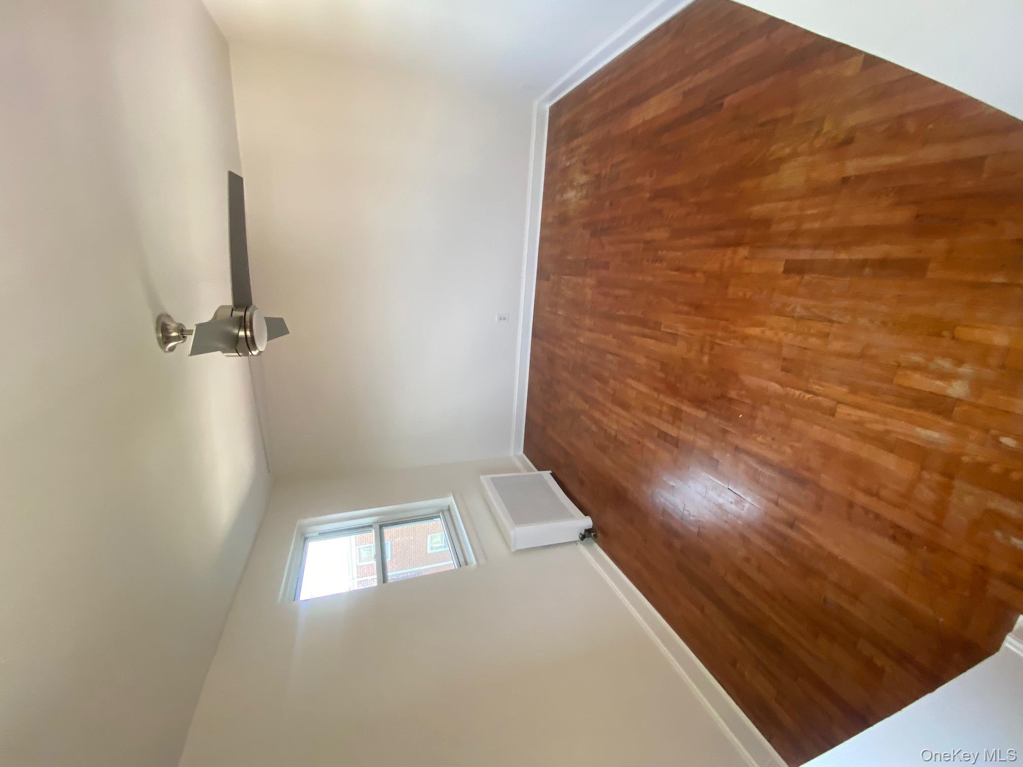 #17 photo, 245-31B 76th Avenue, クイーンズ区 Glen Oaks , NY 11426