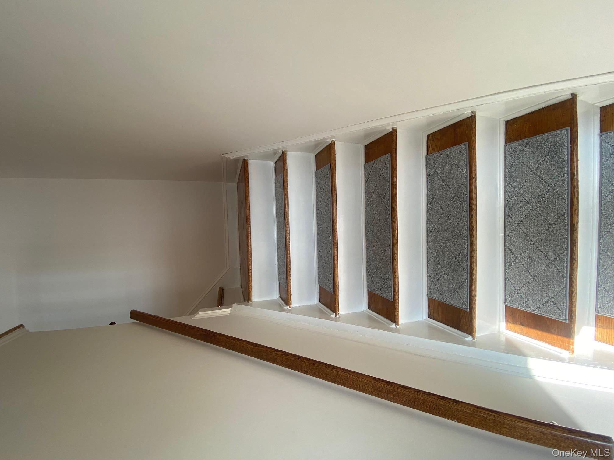 #2 photo, 245-31B 76th Avenue, クイーンズ区 Glen Oaks , NY 11426