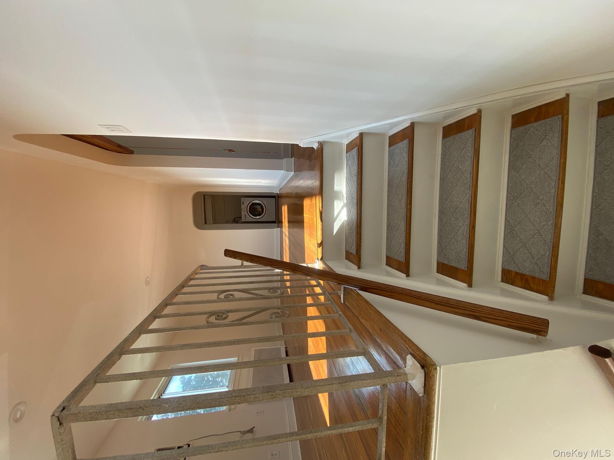 #3 photo, 245-31B 76th Avenue, クイーンズ区 Glen Oaks , NY 11426