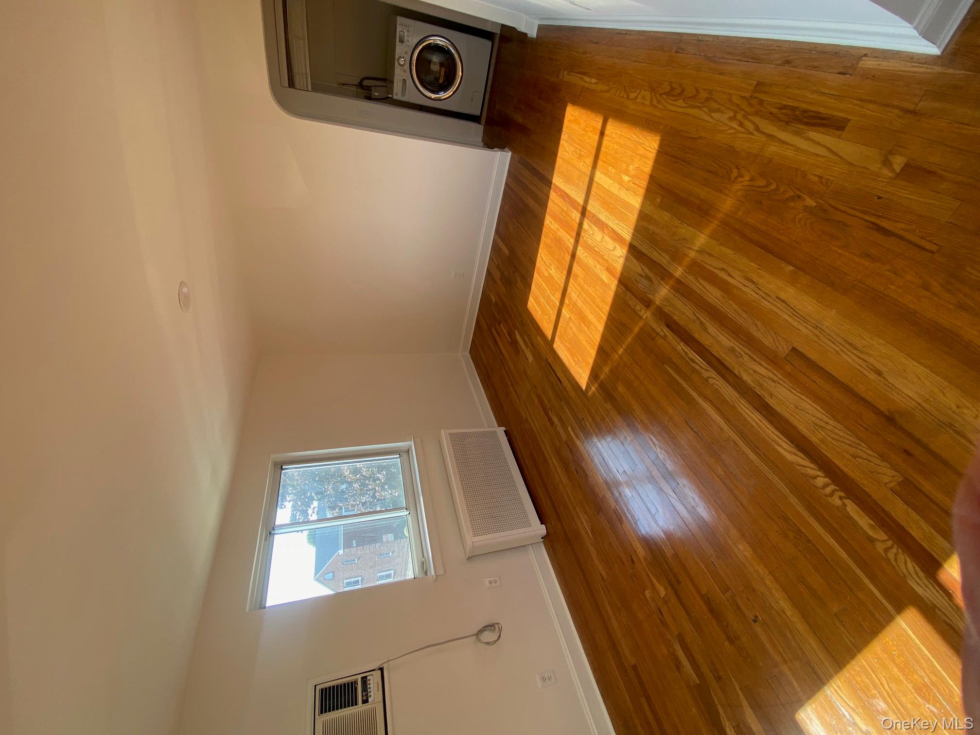 #5 photo, 245-31B 76th Avenue, クイーンズ区 Glen Oaks , NY 11426