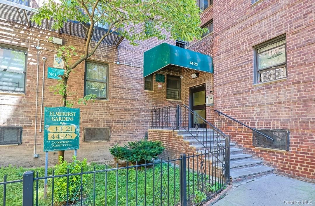 #1 photo, 44-25 Macnish Street, クイーンズ区 Elmhurst , NY 11373
