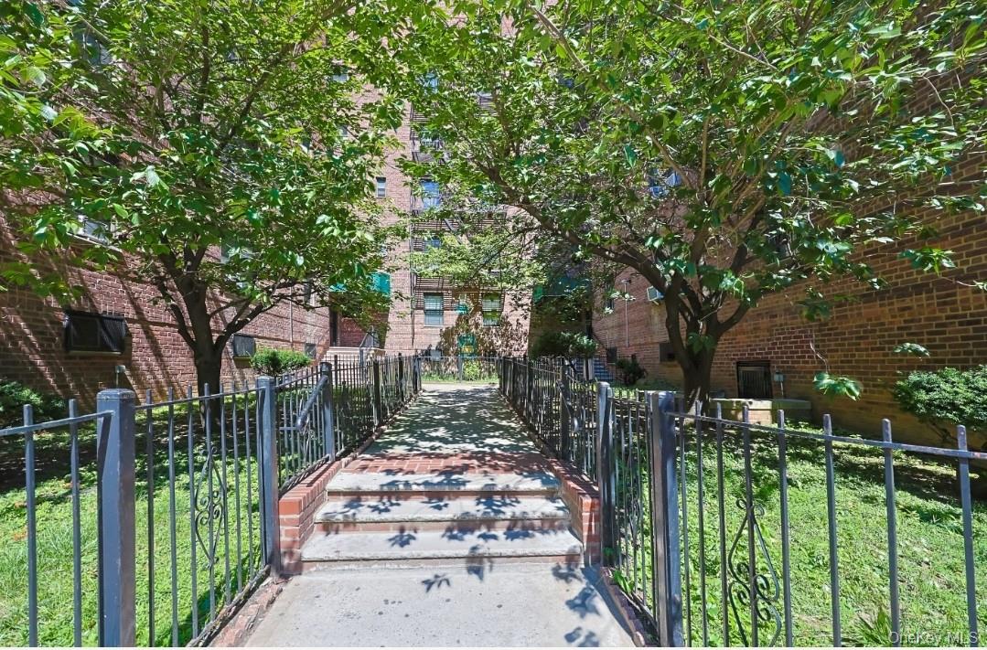 #17 photo, 44-25 Macnish Street, クイーンズ区 Elmhurst , NY 11373