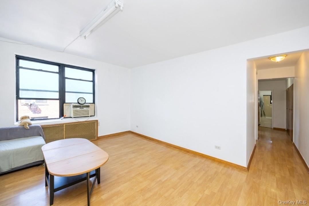 #4 photo, 44-25 Macnish Street, クイーンズ区 Elmhurst , NY 11373