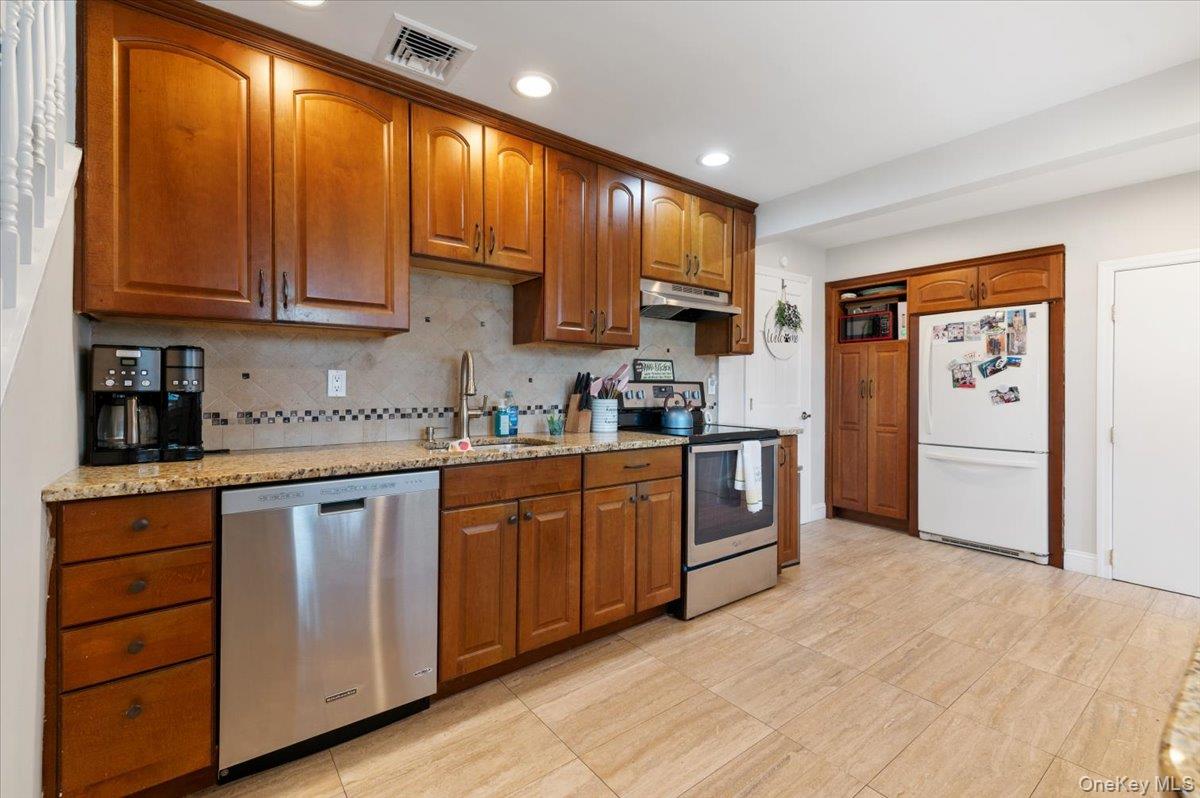 #16 photo, 53 Periwinkle Road, ナッソー郡 Levittown , NY 11756