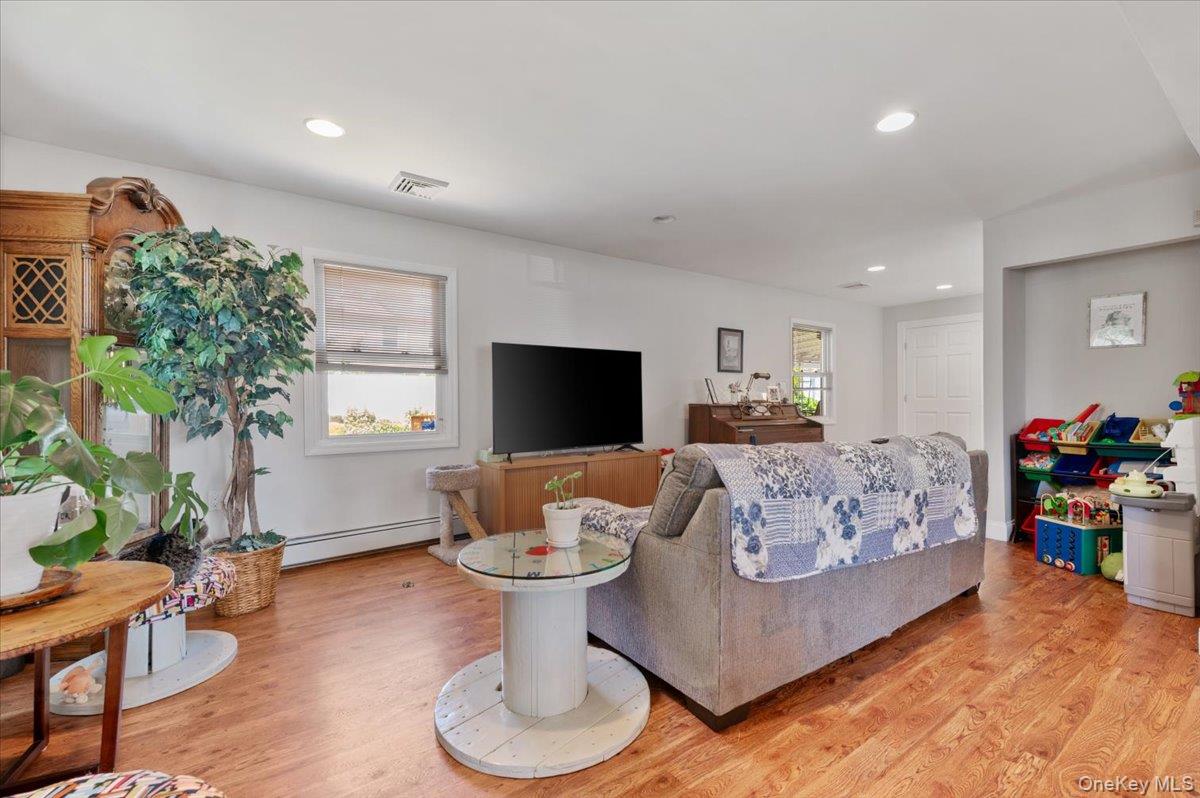 #6 photo, 53 Periwinkle Road, ナッソー郡 Levittown , NY 11756