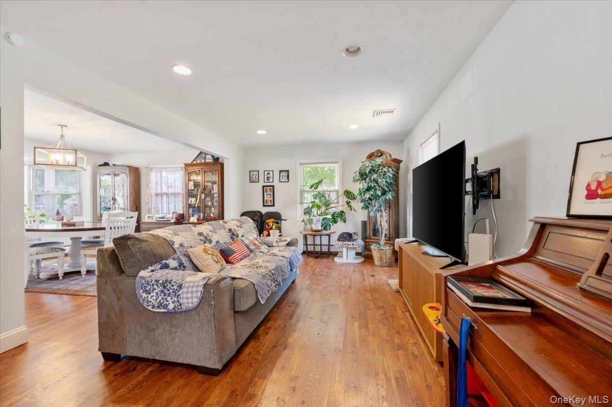 #7 photo, 53 Periwinkle Road, ナッソー郡 Levittown , NY 11756