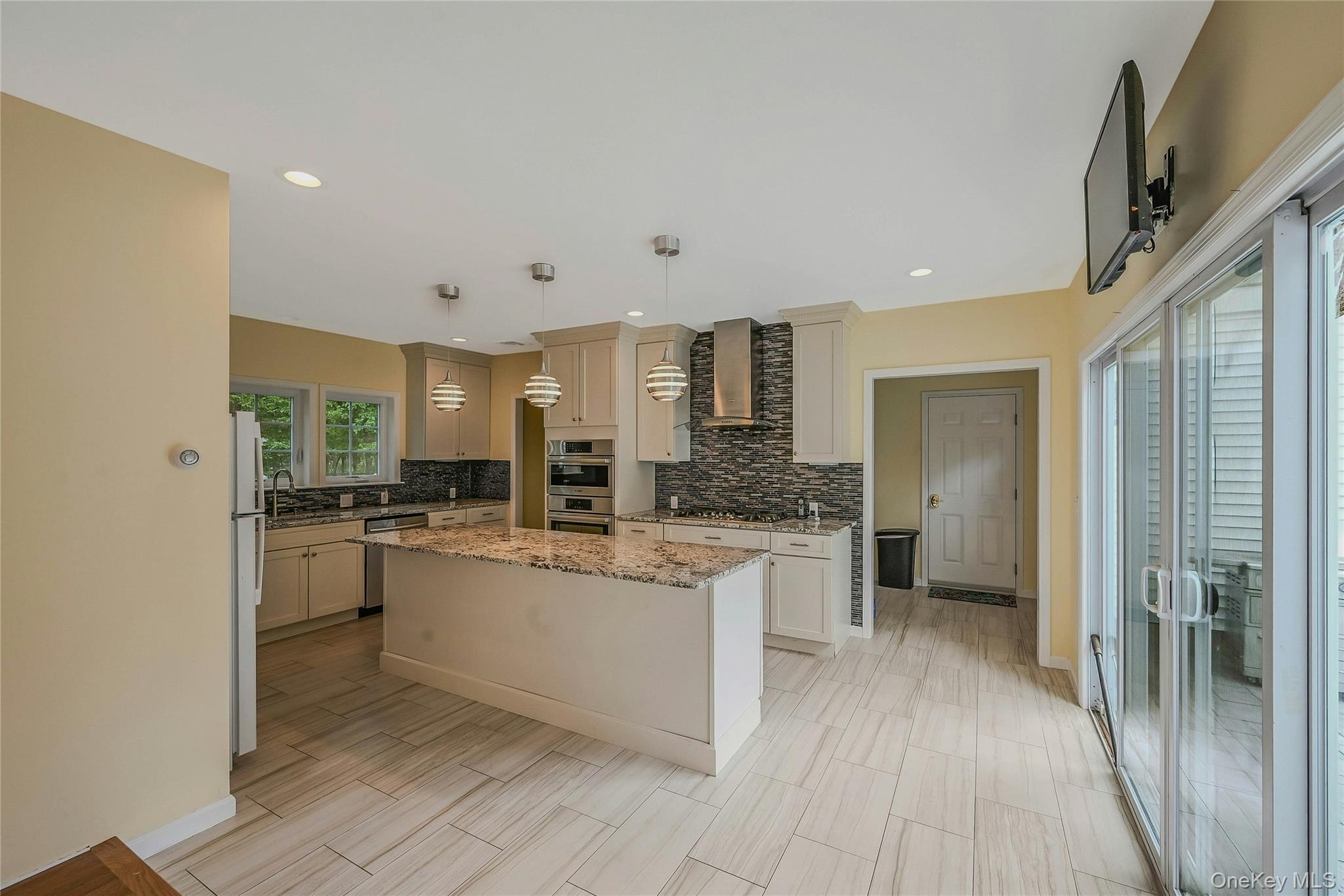 #11 photo, 144 South Path, サフォーク郡 Calverton , NY 11933