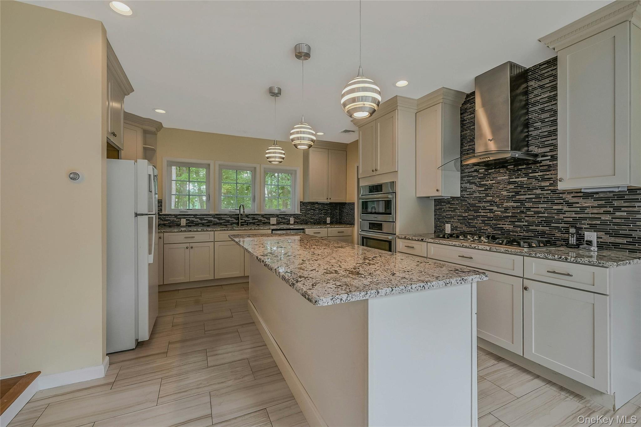 #13 photo, 144 South Path, サフォーク郡 Calverton , NY 11933