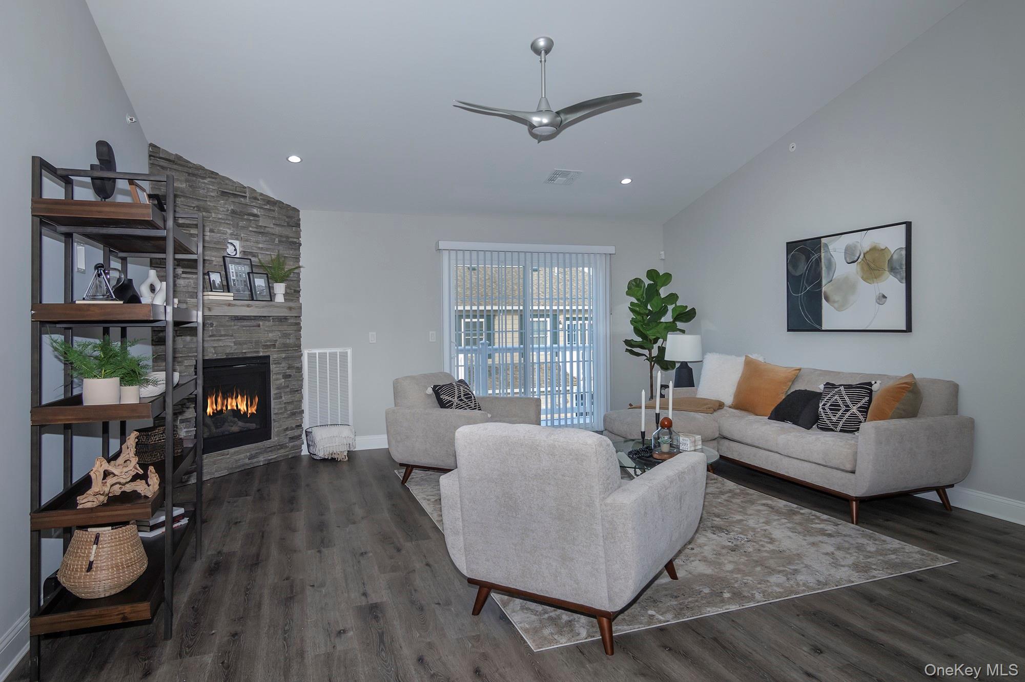 #8 photo, 33 Sunlight Walk, サフォーク郡 Holbrook , NY 11741