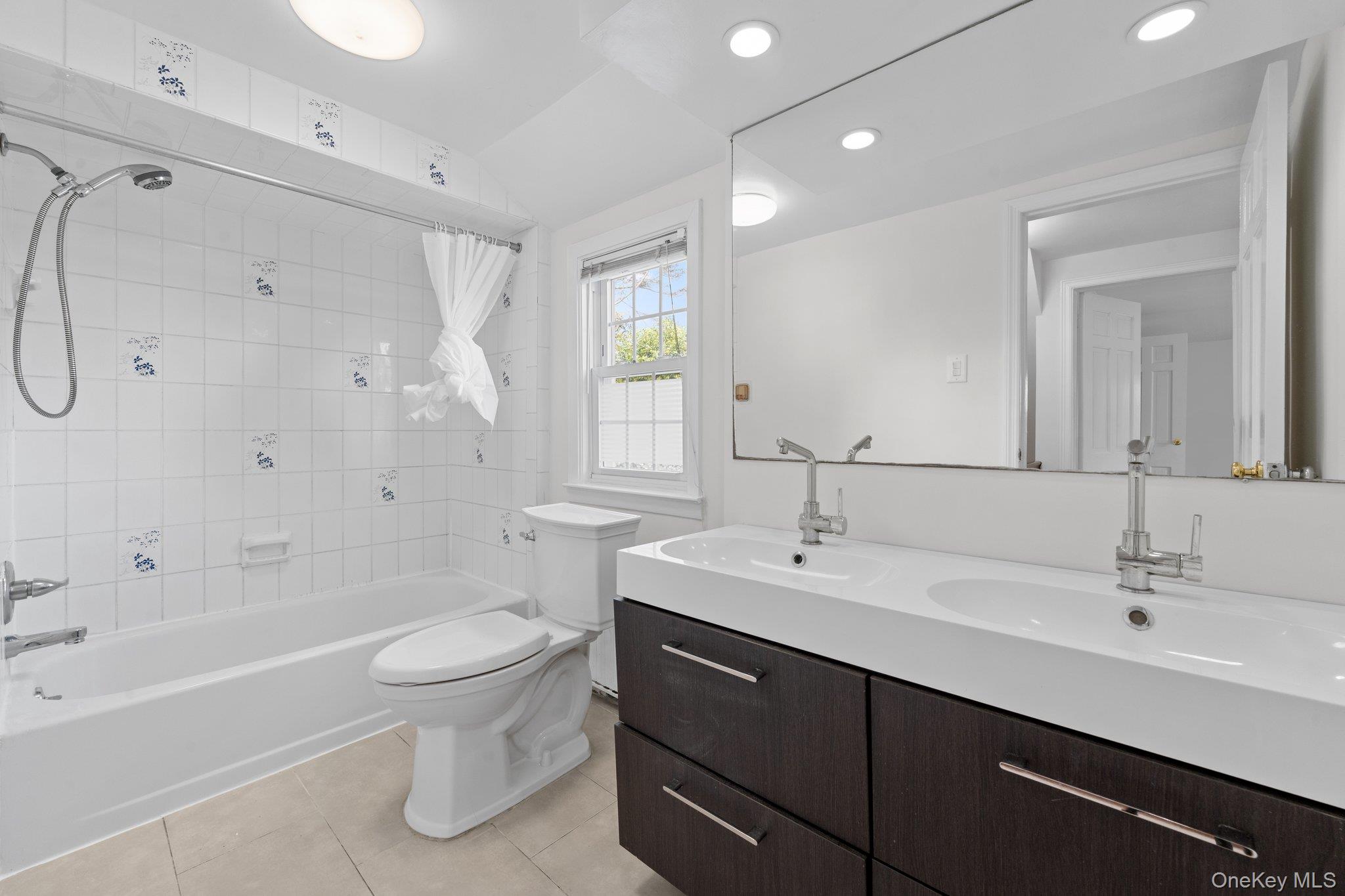 #12 photo, 128 Charles Street, ナッソー郡 East Williston , NY 11596