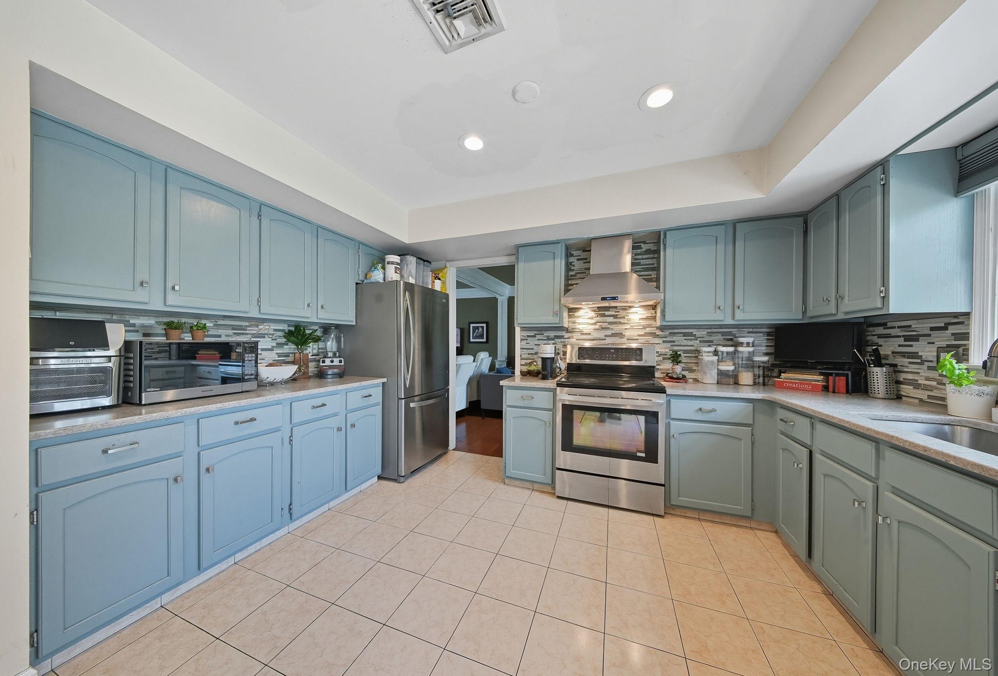 #14 photo, 2 Dawn Court, Chester , NY 10918