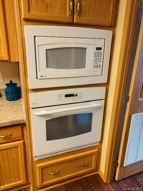 #13 photo, 3459 Route 9, Hudson , NY 12534