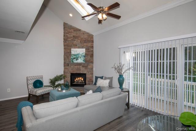 #4 photo, 51 Neal, サフォーク郡 South Setauket , NY 11720