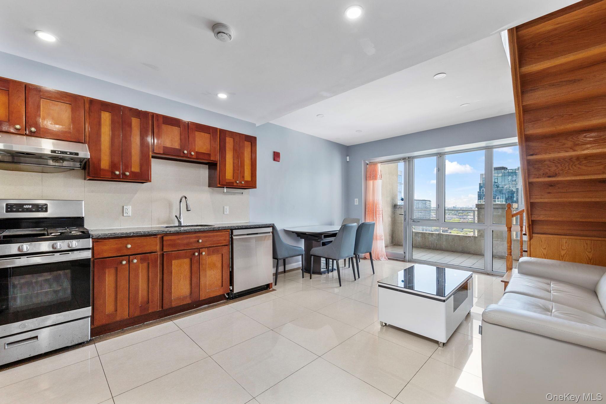 #1 photo, 37-20 Prince Street, クイーンズ区 Flushing , NY 11354