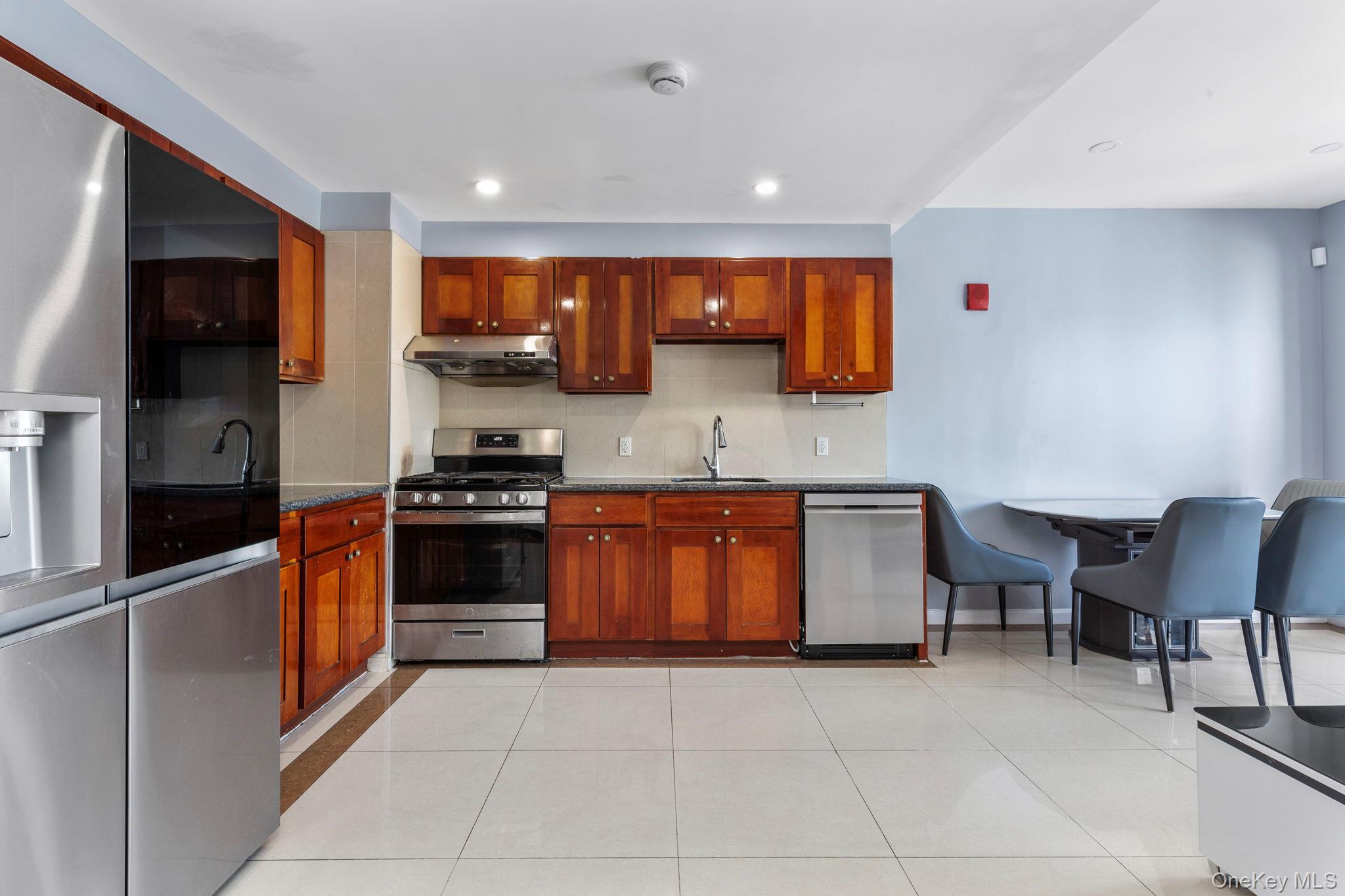 #3 photo, 37-20 Prince Street, クイーンズ区 Flushing , NY 11354