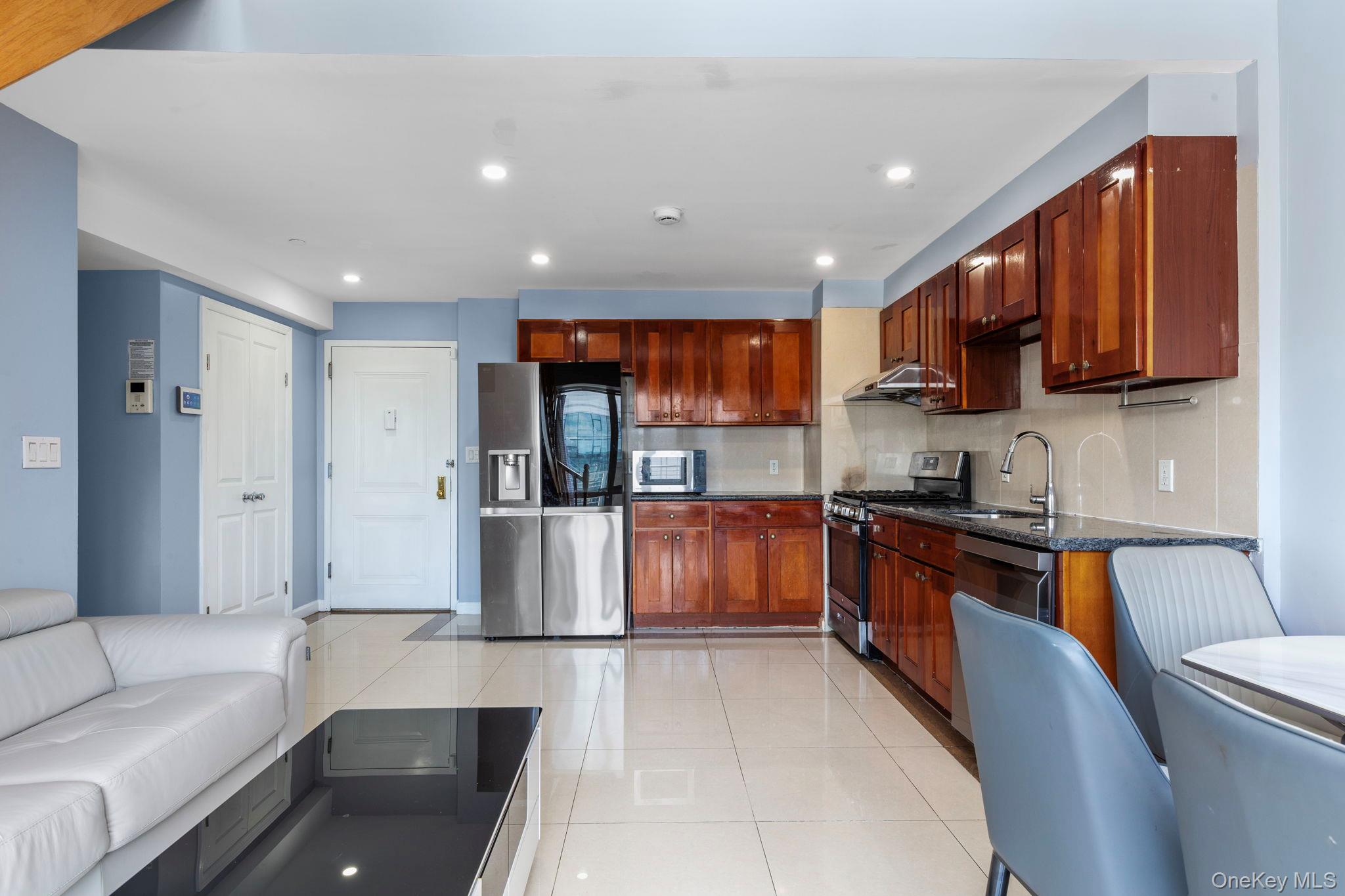 #5 photo, 37-20 Prince Street, クイーンズ区 Flushing , NY 11354