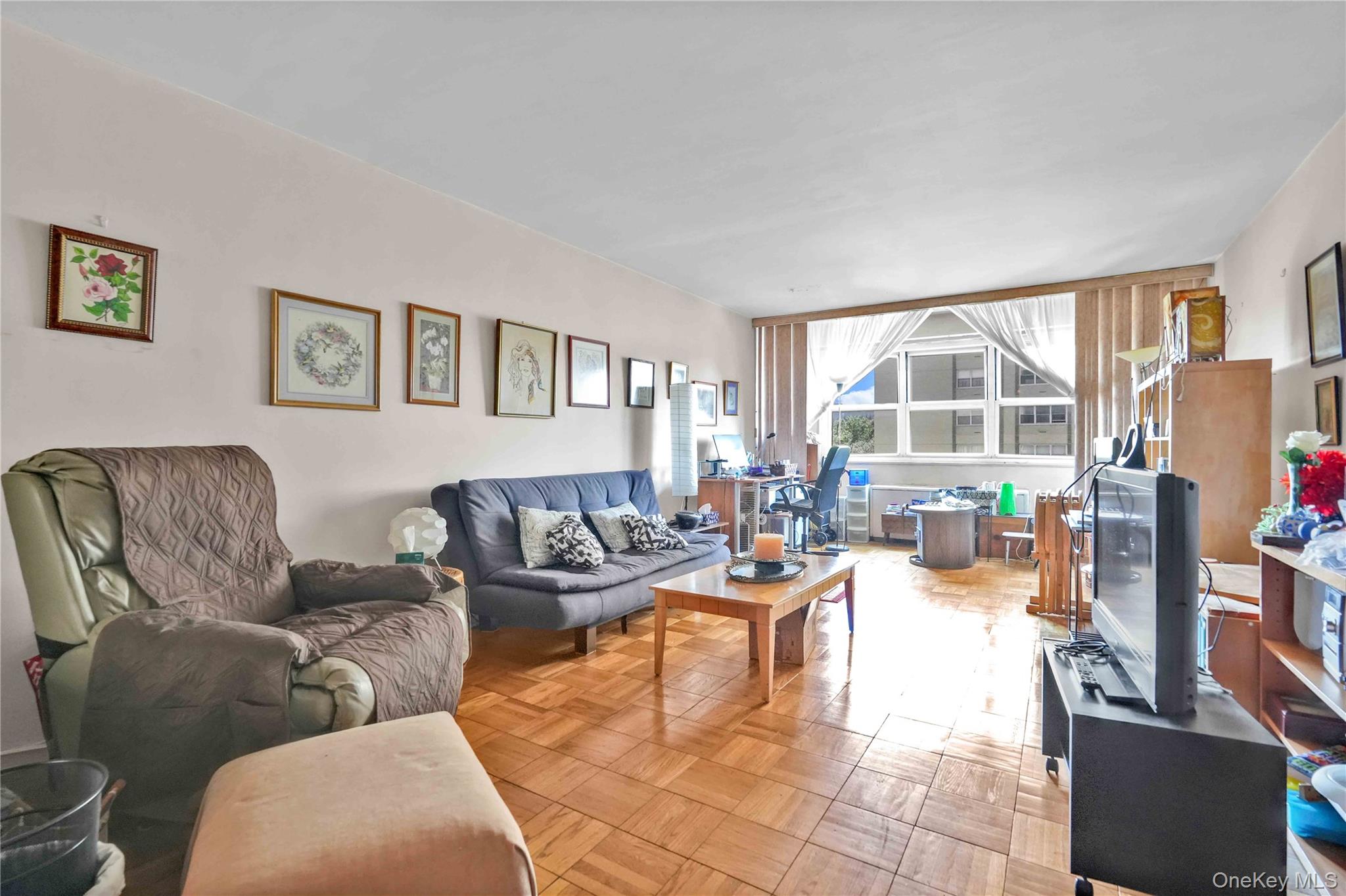 #4 photo, 66-36 Yellowstone Boulevard, クイーンズ区 Forest Hills , NY 11375