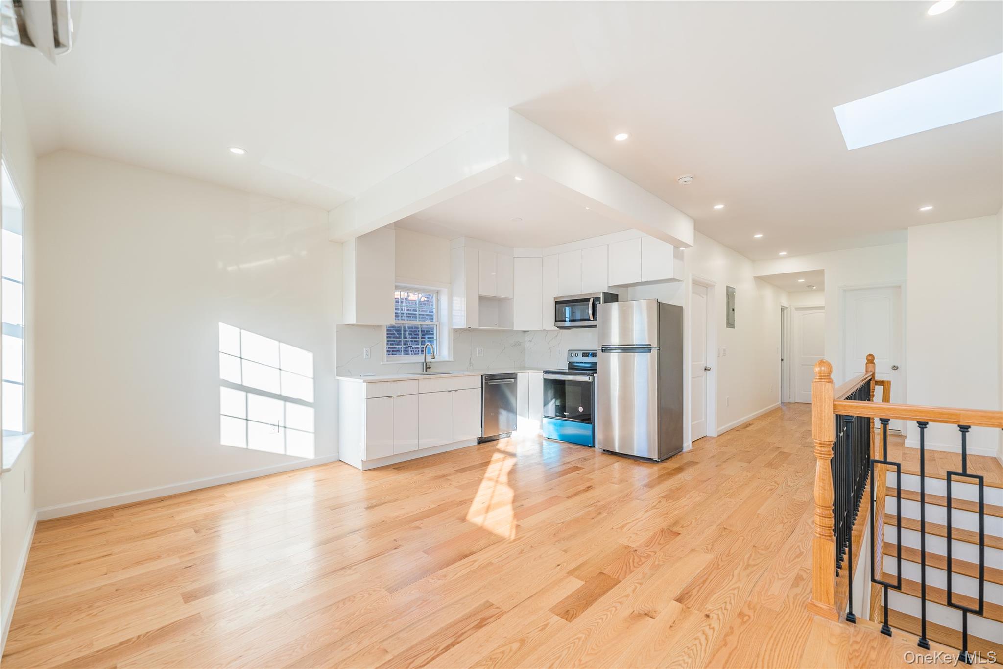 #2 photo, 82-33 165 STREET, クイーンズ区 Fresh Meadows , NY 11432