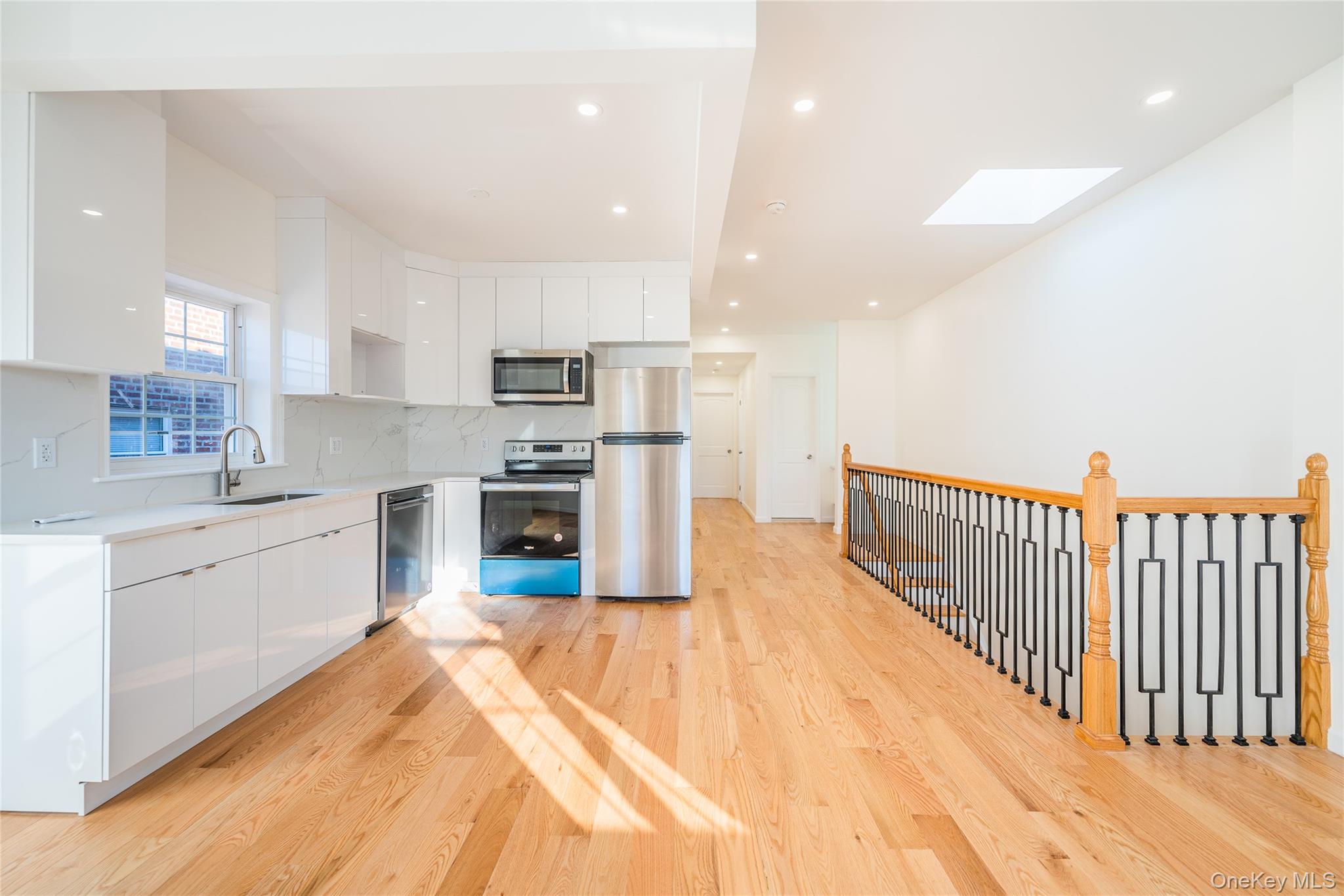 #4 photo, 82-33 165 STREET, クイーンズ区 Fresh Meadows , NY 11432