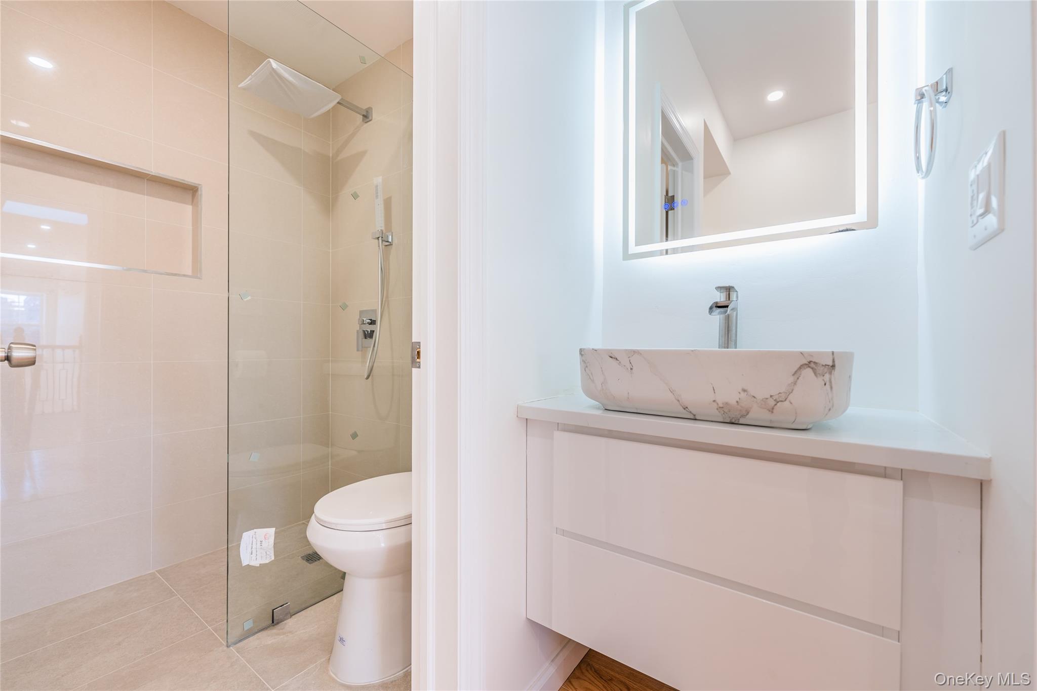 #5 photo, 82-33 165 STREET, クイーンズ区 Fresh Meadows , NY 11432