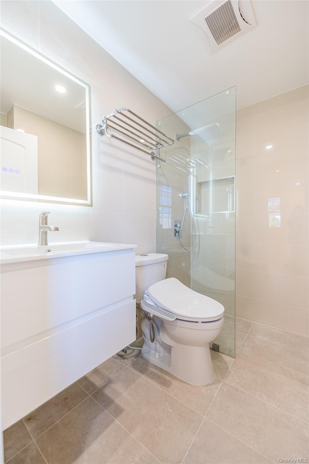 #8 photo, 82-33 165 STREET, クイーンズ区 Fresh Meadows , NY 11432