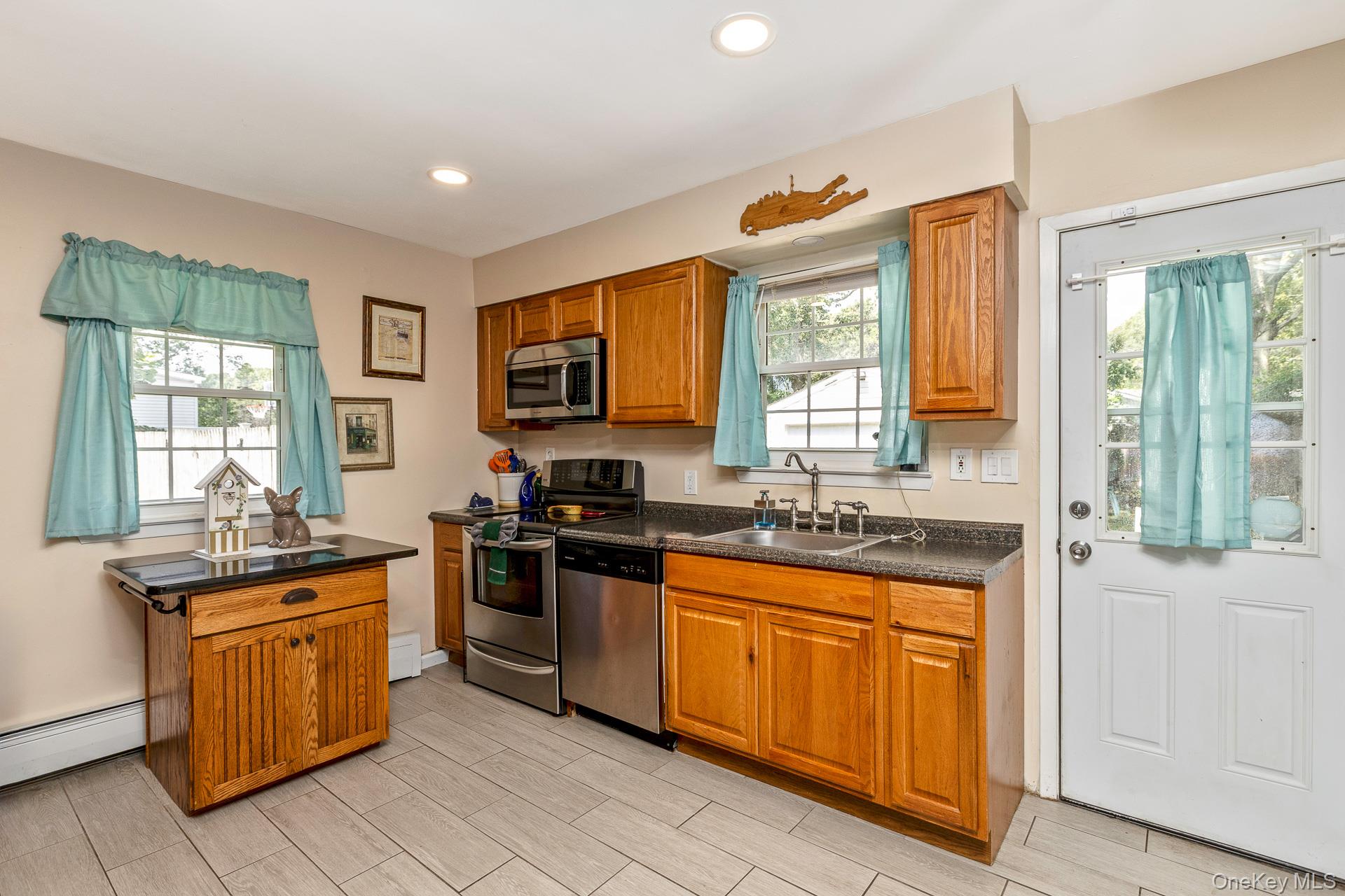 #10 photo, 169 Pawnee Avenue, सफ़ोक काउंटी Mastic , NY 11950